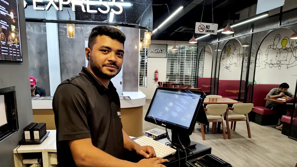 Food court owner using courtsync and restrogreen software